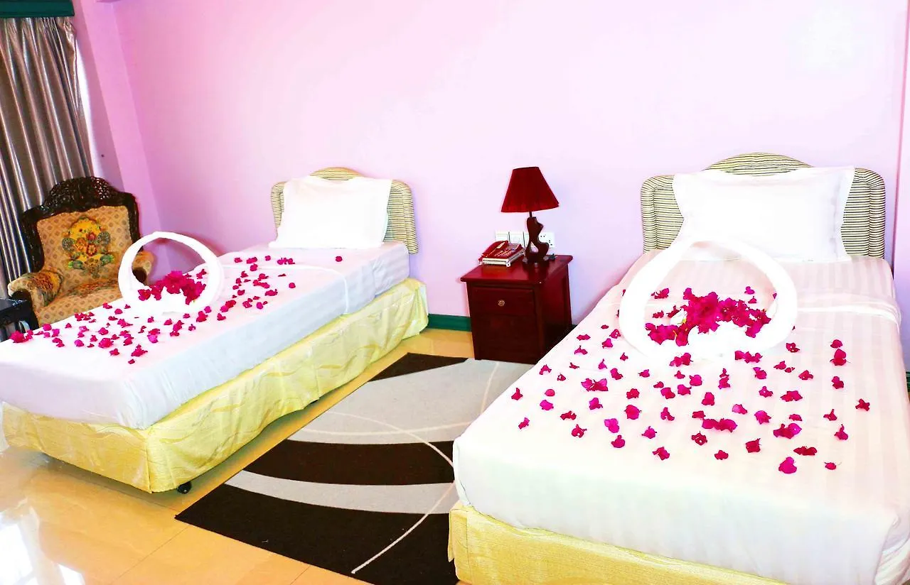 Yangon International Hotel 3*,