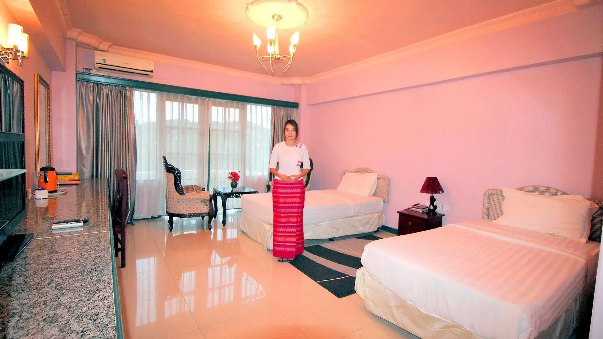 Yangon International Hotel 3*,